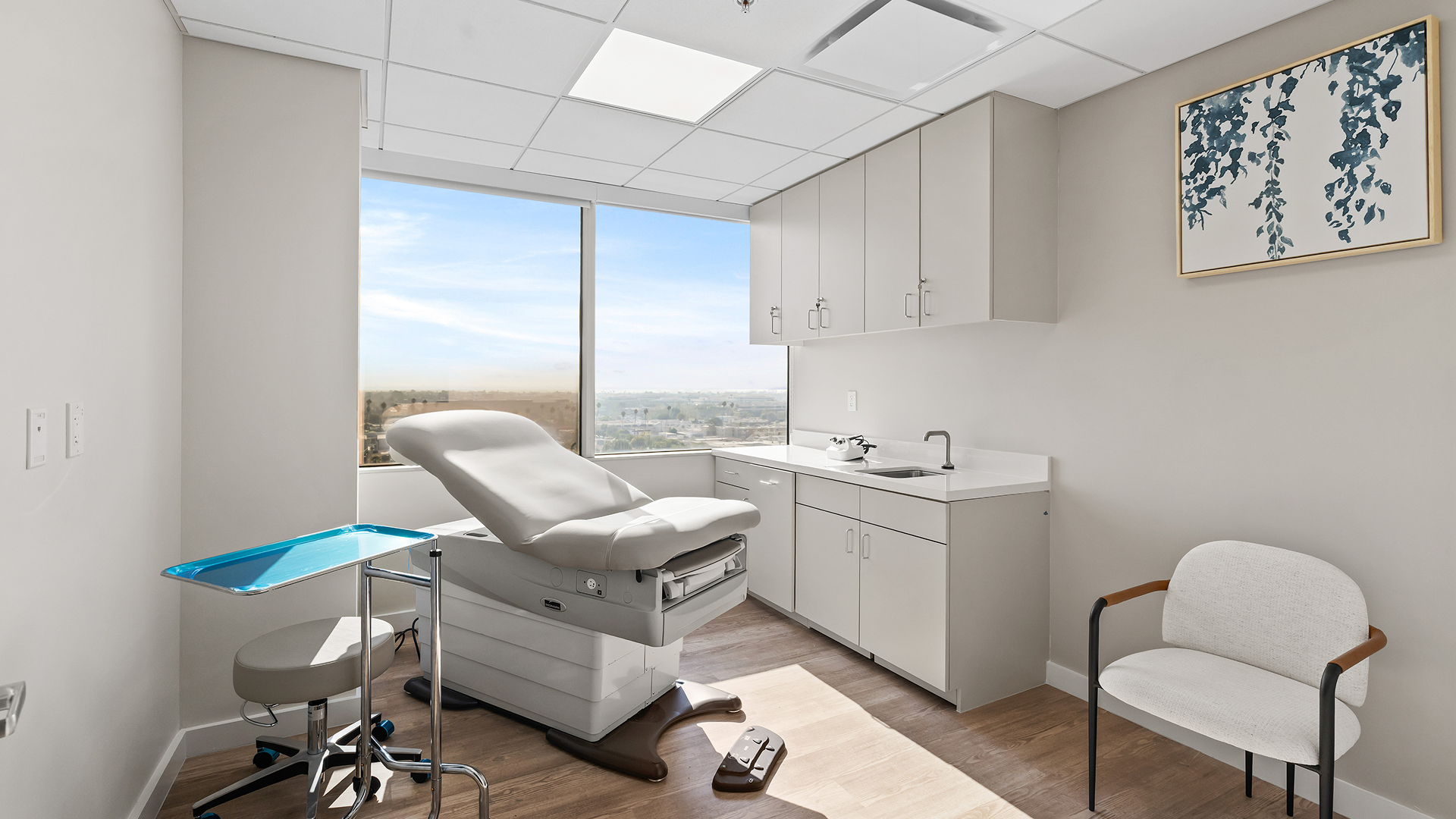 Sollis Health Santa Monica, CA High Res 2811 Wilshire Boulevard