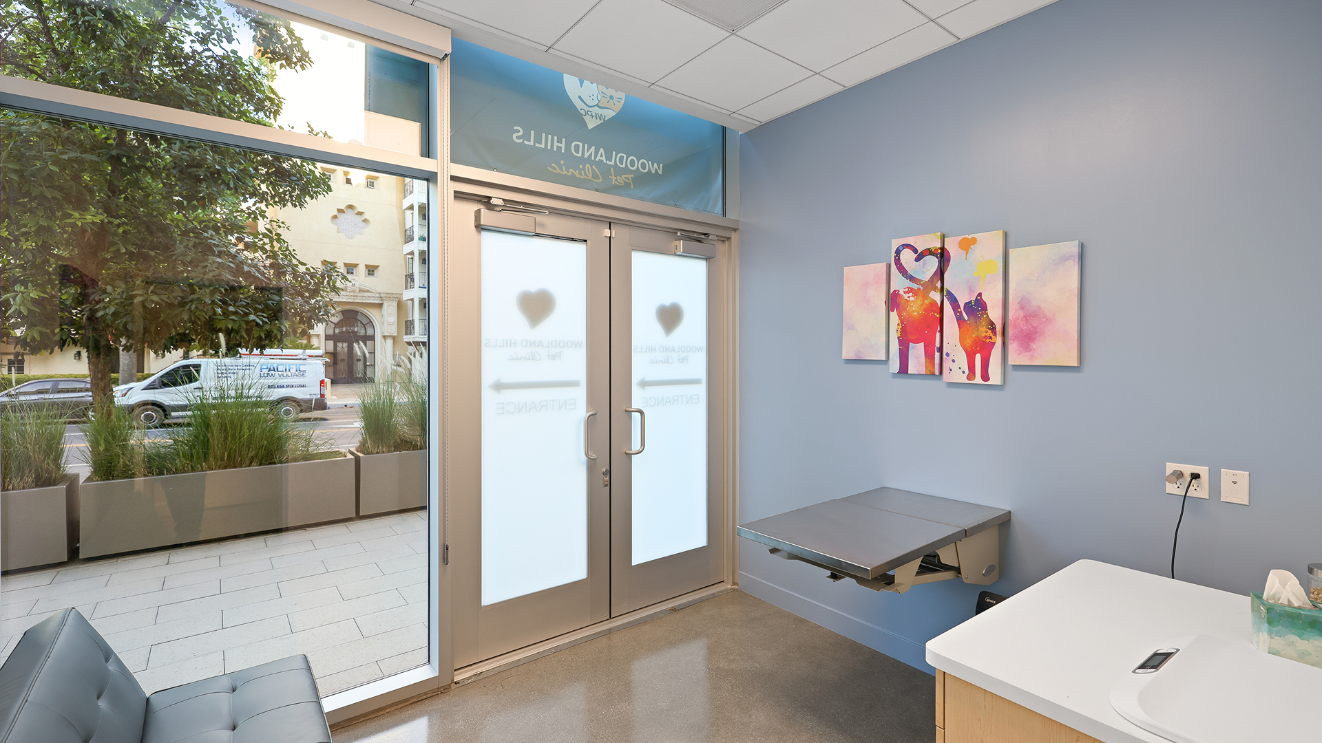 Curo Pet Care Woodland Hills High Res 6200 Variel Avenue