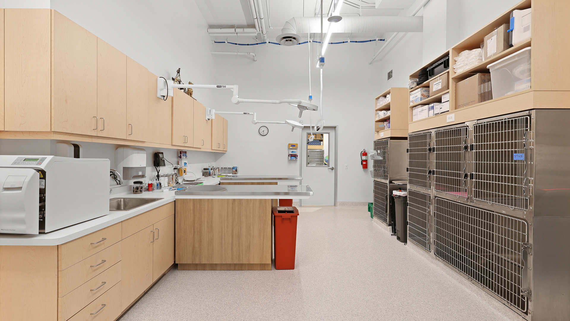 Curo Pet Care Woodland Hills High Res 6200 Variel Avenue